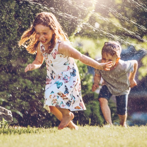 7 Simple Ways to Keep Kids Safe When Playing | SafeWise