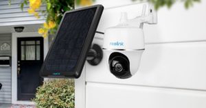 Reolink outdoor security camera with solar panel