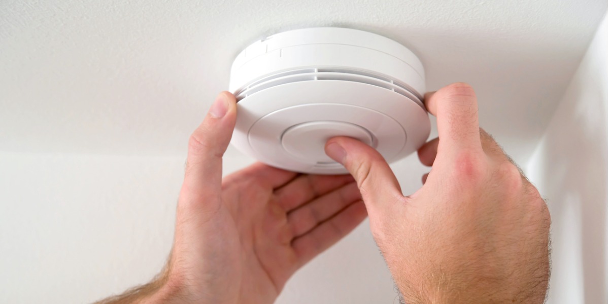 Advantages Installing Smoke Alarm A Safety Component Anywhere