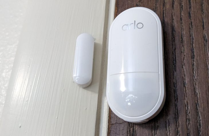 Arlo All-in-One Sensor on door frame