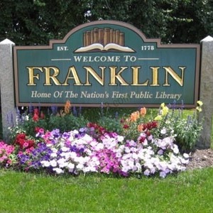 Image of a welcome sign in Franklin, Massachusetts