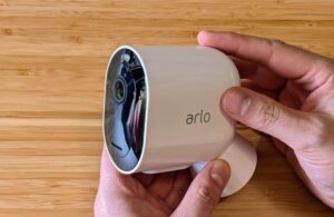 Arlo Pro 4 with magnetic mount
