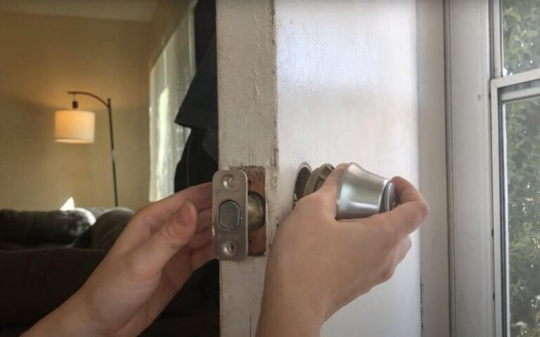 How to Replace a Deadbolt Lock for a Stronger Front Door | SafeWise.com