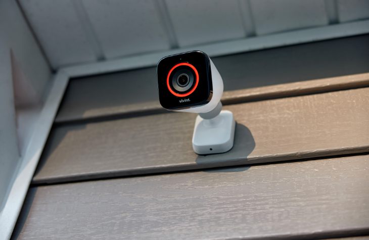 Vivint Outdoor Camera on home
