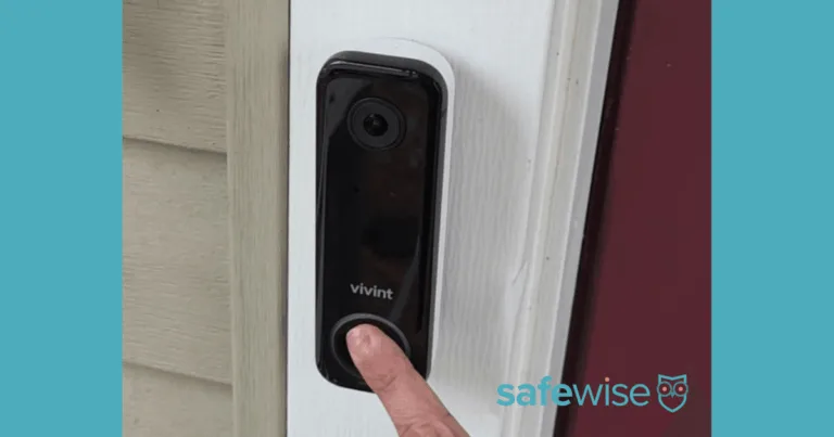 Vivint doorbell camera pro being used
