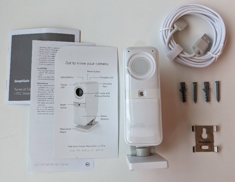 SimpliSafe Smart Alarm Indoor Camera in the box
