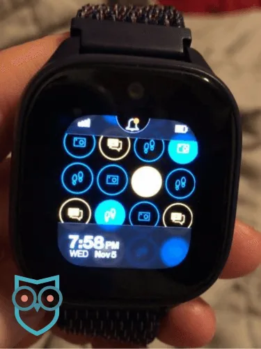 The mosaic home screen option on the Verizon Gizmo Watch 3