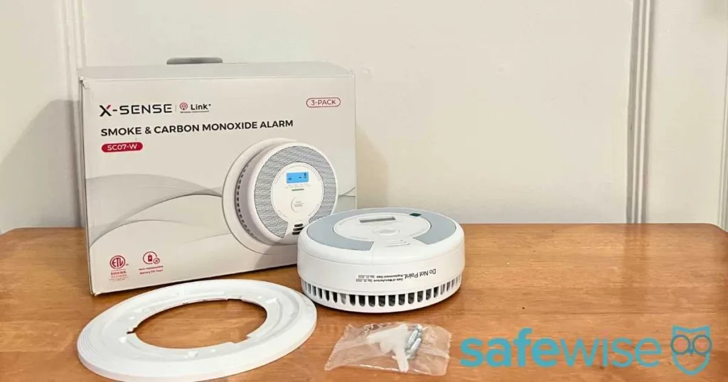 The X-Sense SC07-W combo smoke and carbon monoxide detector unboxing.