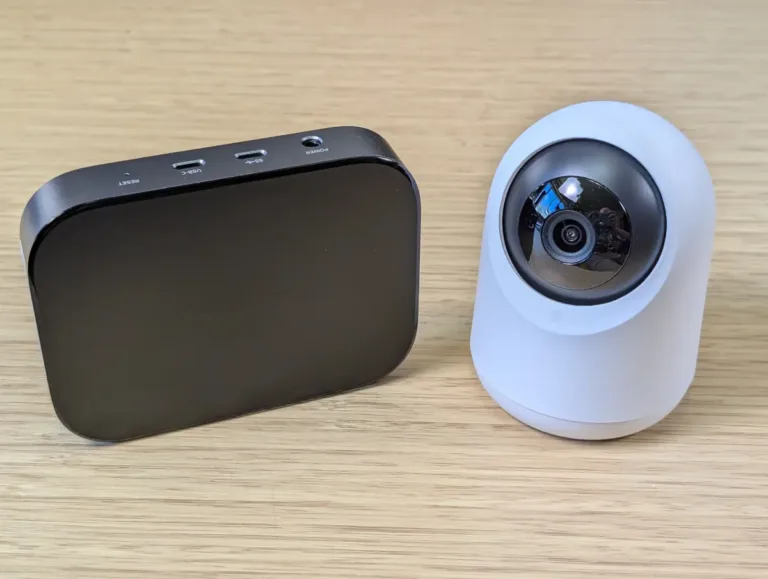 SwitchBot Pan/Tilt Cam Plus 3K and AI Hub on desk