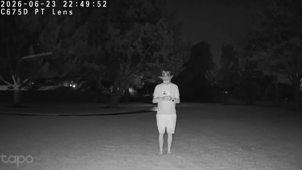 Tapo C675D Kit nighttime infrared video quality on pan-tilt lens
