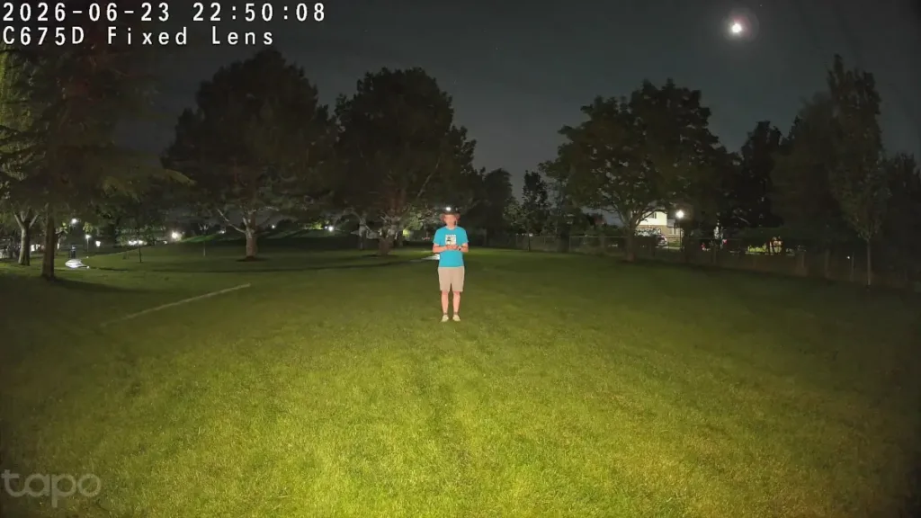 Tapo C675D Kit nighttime spotlight color video quality on fixed lens