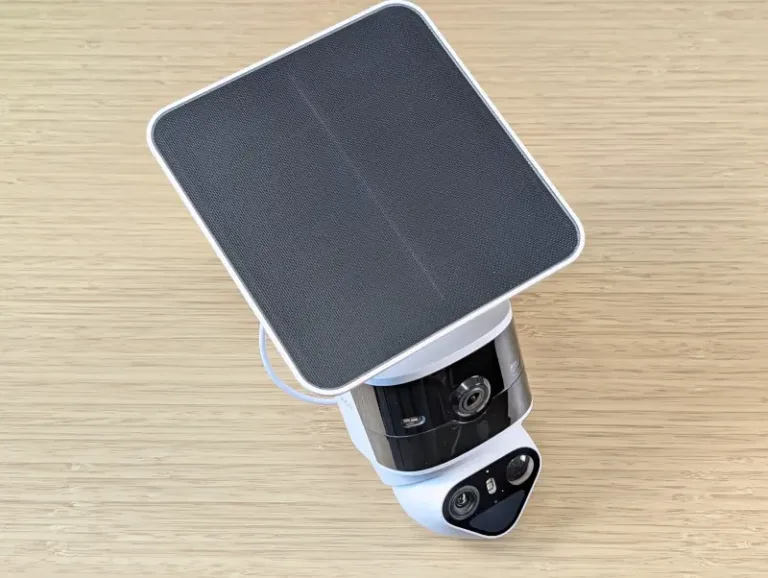 Aosu SolarCam T2 Pro on desk